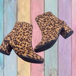 Time And Tru Brown Leopard Cheetah Print Ankle Bootie Boots NWOT